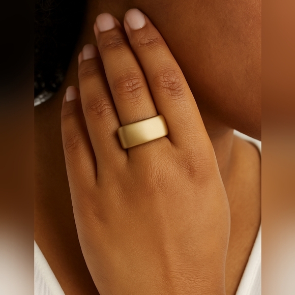 NWT Lane Bryant Gold Wide Band Ring Modern Minimalist Design Size 10 - Picture 1 of 3